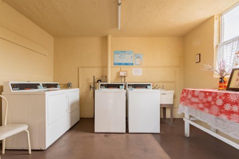 Снять в аренду кондоминиум в Лодердейл-Лейкс, Флорида 3 комнаты, 80.36м2, № 2181981 - фото 19