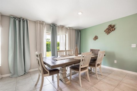 House in FREEDOM CROSSINGS PRESERVE

 in Ocala, Florida 4 bedrooms, 185.8 sq.m. № 1829779 - photo 8