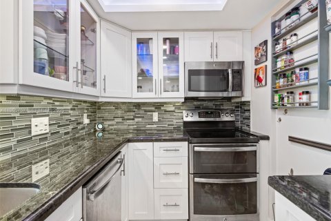 Copropriété à vendre à Fort Lauderdale, Floride: 2 chambres, 83.61 m2 № 2027770 - photo 2