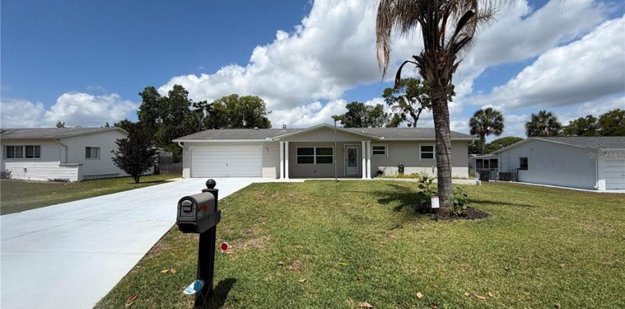 House in Beverly Hills, Florida 2 bedrooms, 126.9 sq.m. № 2166045