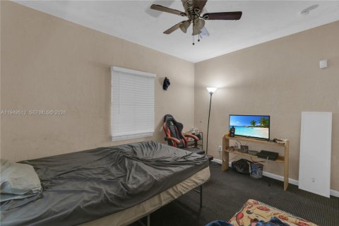 Villa ou maison à vendre à Miami, Floride: 2 chambres, 74.69 m2 № 2005215 - photo 13