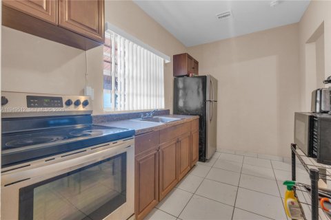 Villa ou maison à vendre à Miami, Floride: 2 chambres, 74.69 m2 № 2005215 - photo 6