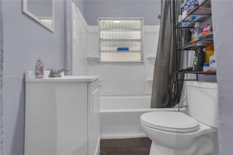 Villa ou maison à vendre à Miami, Floride: 2 chambres, 74.69 m2 № 2005215 - photo 11