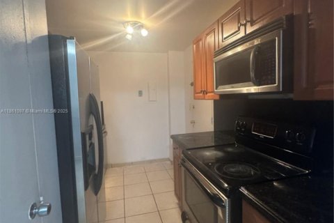 Copropriété à louer à North Bay Village, Floride: 2 chambres, 125.98 m2 № 1889321 - photo 7