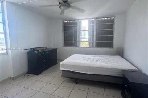 Copropriété à louer à North Bay Village, Floride: 2 chambres, 125.98 m2 № 1889321 - photo 10