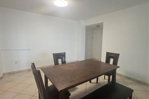 Copropriété à louer à North Bay Village, Floride: 2 chambres, 125.98 m2 № 1889321 - photo 3