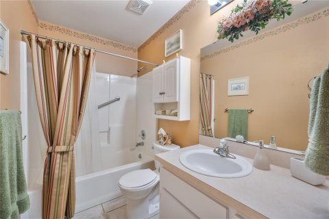 House in Lakeland, Florida 2 bedrooms, 104.33 sq.m. № 2221843 - photo 13