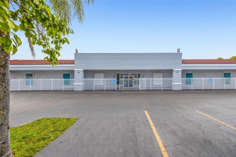 Propiedad comercial en venta en Miami, Florida № 2013086 - foto 1
