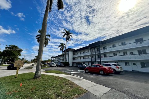 Снять в аренду квартиру в Форт-Лодердейл, Флорида № 2044196 - фото 20