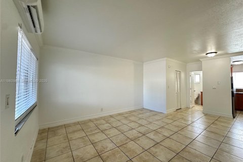 Студия в Форт-Лодердейл, Флорида № 2044196