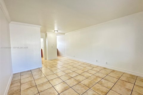 Снять в аренду квартиру в Форт-Лодердейл, Флорида № 2044196 - фото 2