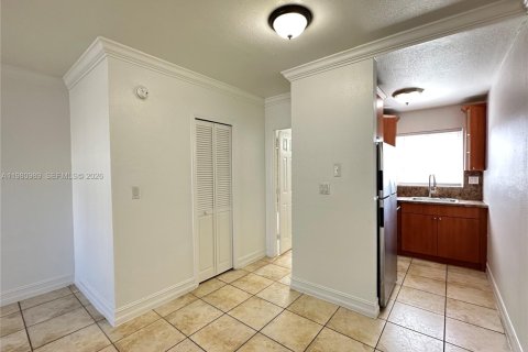 Снять в аренду квартиру в Форт-Лодердейл, Флорида № 2044196 - фото 3