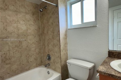 Снять в аренду квартиру в Форт-Лодердейл, Флорида № 2044196 - фото 12