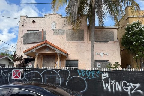 Immobilier commercial à vendre à Miami, Floride: 235.23 m2 № 1881542 - photo 1