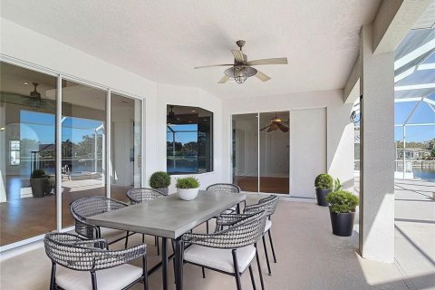 House in Port Charlotte, Florida 5 bedrooms, 320.51 sq.m. № 2423776 - photo 12