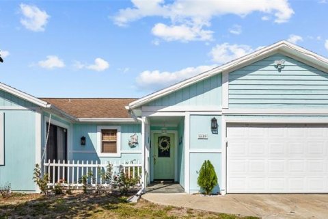 House in Sarasota, Florida 3 bedrooms, 134.15 sq.m. № 2217207