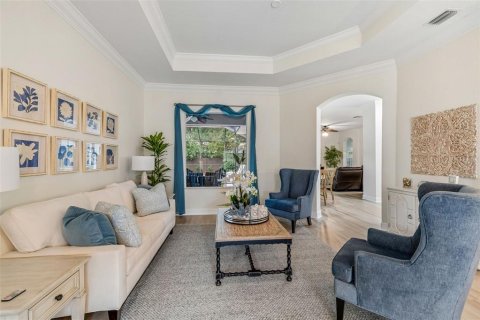 House in Valrico, Florida 4 bedrooms, 252.79 sq.m. № 2289679 - photo 8