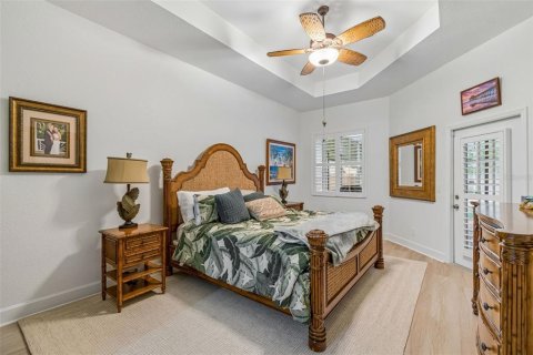 House in Valrico, Florida 4 bedrooms, 252.79 sq.m. № 2289679 - photo 23