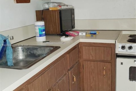 Condo in Miami, Florida, 1 bedroom  № 1954253 - photo 11