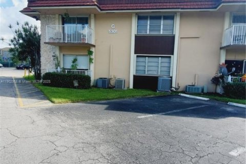 Condo in Miami, Florida, 1 bedroom  № 1954253 - photo 3