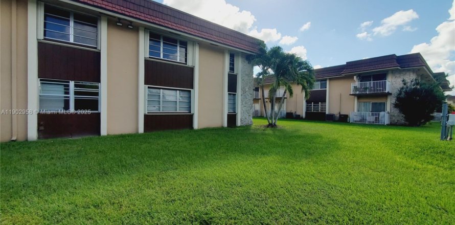 Condo in Miami, Florida, 1 bedroom  № 1954253