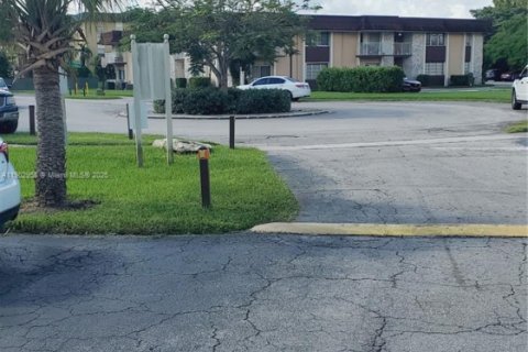 Condo in Miami, Florida, 1 bedroom  № 1954253 - photo 4