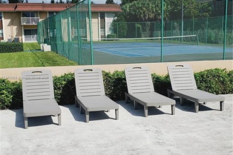 Condo in Miami, Florida, 1 bedroom  № 1954253 - photo 6