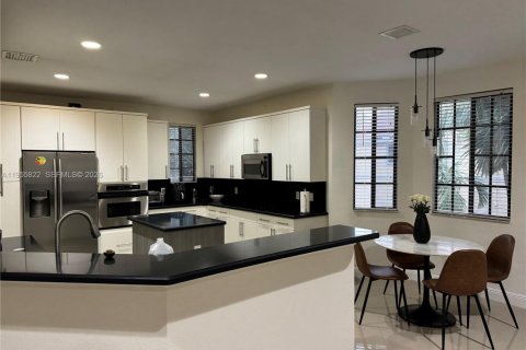 Купить таунхаус в Уэстон, Флорида 4 спальни, 219.25м2, № 2009827 - фото 5