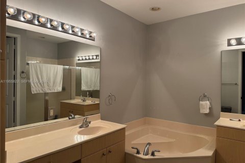 Купить таунхаус в Уэстон, Флорида 4 спальни, 219.25м2, № 2009827 - фото 10