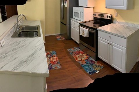 Apartamento en alquiler en Kissimmee, Florida, 3 dormitorios, 116.22 m2 № 1906386 - foto 2