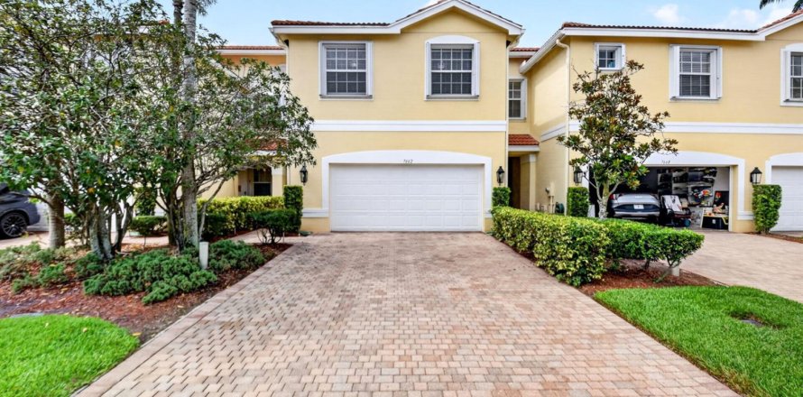 Townhouse in Boynton Beach, Florida 4 bedrooms, 182.65 sq.m. № 2086376