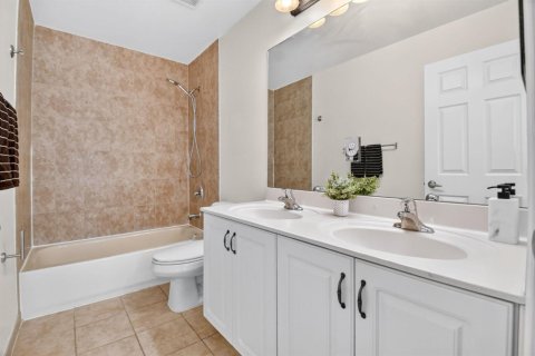 Townhouse in Boynton Beach, Florida 4 bedrooms, 182.65 sq.m. № 2086376 - photo 17