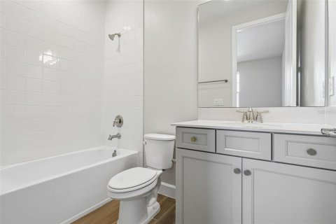 House in Apopka, Florida 5 bedrooms, 346.62 sq.m. № 2202556 - photo 24