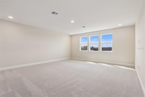 House in Apopka, Florida 5 bedrooms, 346.62 sq.m. № 2202556 - photo 27