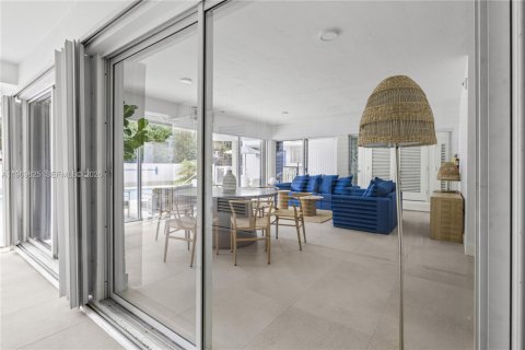 Condominio en venta en Key Biscayne, Florida, 1 dormitorio, 56.67 m2 № 2032046 - foto 13