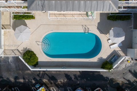 Condominio en venta en Key Biscayne, Florida, 1 dormitorio, 56.67 m2 № 2032046 - foto 12