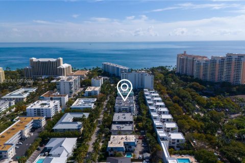Condominio en venta en Key Biscayne, Florida, 1 dormitorio, 56.67 m2 № 2032046 - foto 3