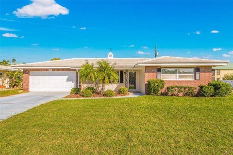 House in Seminole, Florida 3 bedrooms, 138.7 sq.m. № 1555951 - photo 30