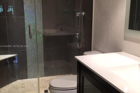 Condominio en alquiler en Miami, Florida, 2 dormitorios, 71.53 m2 № 2026354 - foto 8