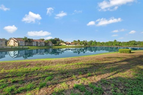 Copropriété à louer à Sunrise, Floride: 2 chambres, 98.94 m2 № 1996515 - photo 15
