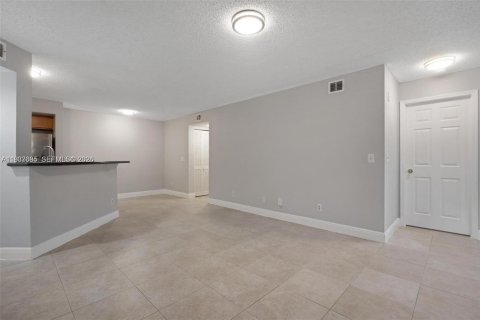 Copropriété à louer à Sunrise, Floride: 2 chambres, 98.94 m2 № 1996515 - photo 19