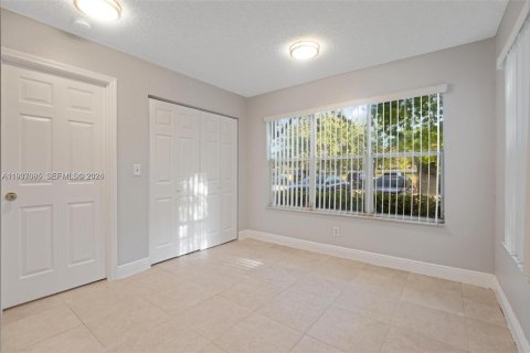 Copropriété à louer à Sunrise, Floride: 2 chambres, 98.94 m2 № 1996515 - photo 18