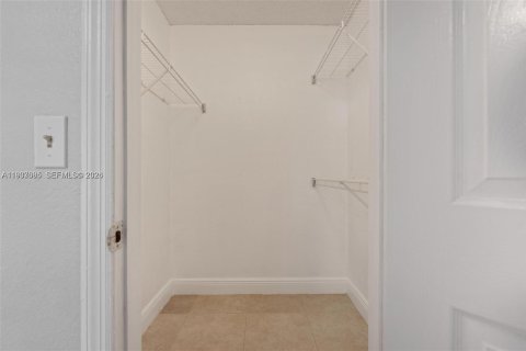 Copropriété à louer à Sunrise, Floride: 2 chambres, 98.94 m2 № 1996515 - photo 21