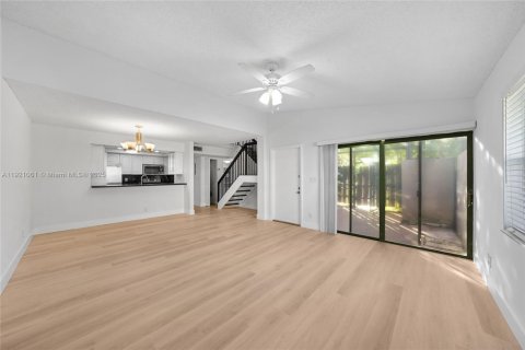 Condominio en venta en Pembroke Pines, Florida, 2 dormitorios, 127.09 m2 № 1975647 - foto 4