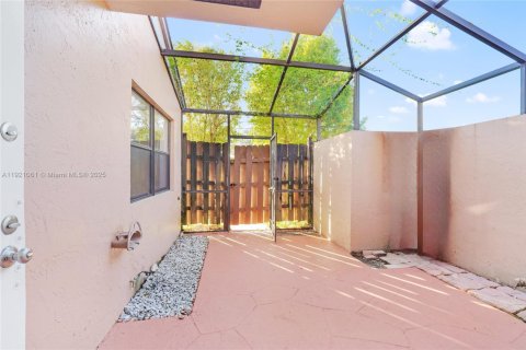 Condominio en venta en Pembroke Pines, Florida, 2 dormitorios, 127.09 m2 № 1975647 - foto 21