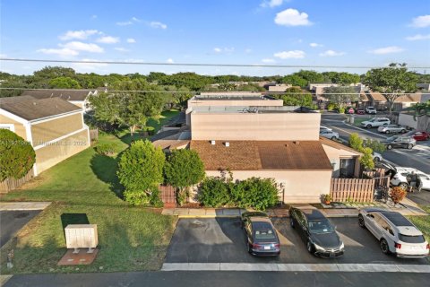 Condominio en venta en Pembroke Pines, Florida, 2 dormitorios, 127.09 m2 № 1975647 - foto 24