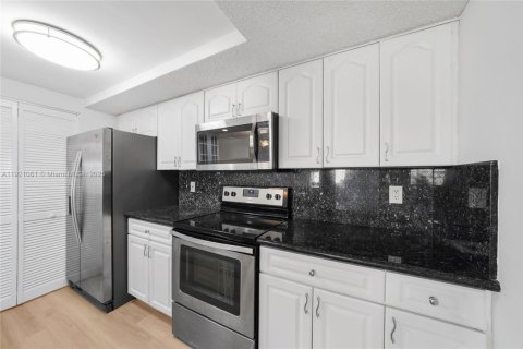 Condominio en venta en Pembroke Pines, Florida, 2 dormitorios, 127.09 m2 № 1975647 - foto 8