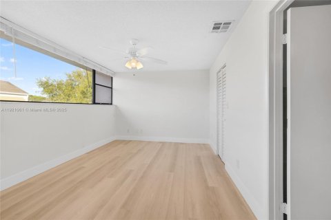 Condominio en venta en Pembroke Pines, Florida, 2 dormitorios, 127.09 m2 № 1975647 - foto 17