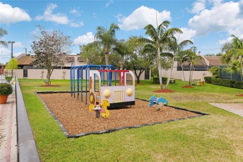 Condominio en venta en Pembroke Pines, Florida, 2 dormitorios, 127.09 m2 № 1975647 - foto 26