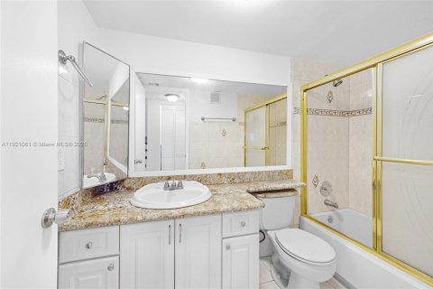 Condominio en venta en Pembroke Pines, Florida, 2 dormitorios, 127.09 m2 № 1975647 - foto 13